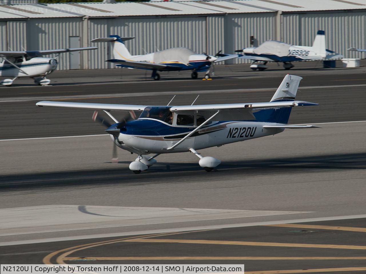 N2120U, 2004 Cessna 182T Skylane C/N 18281427, N2120U arriving on RWY 21