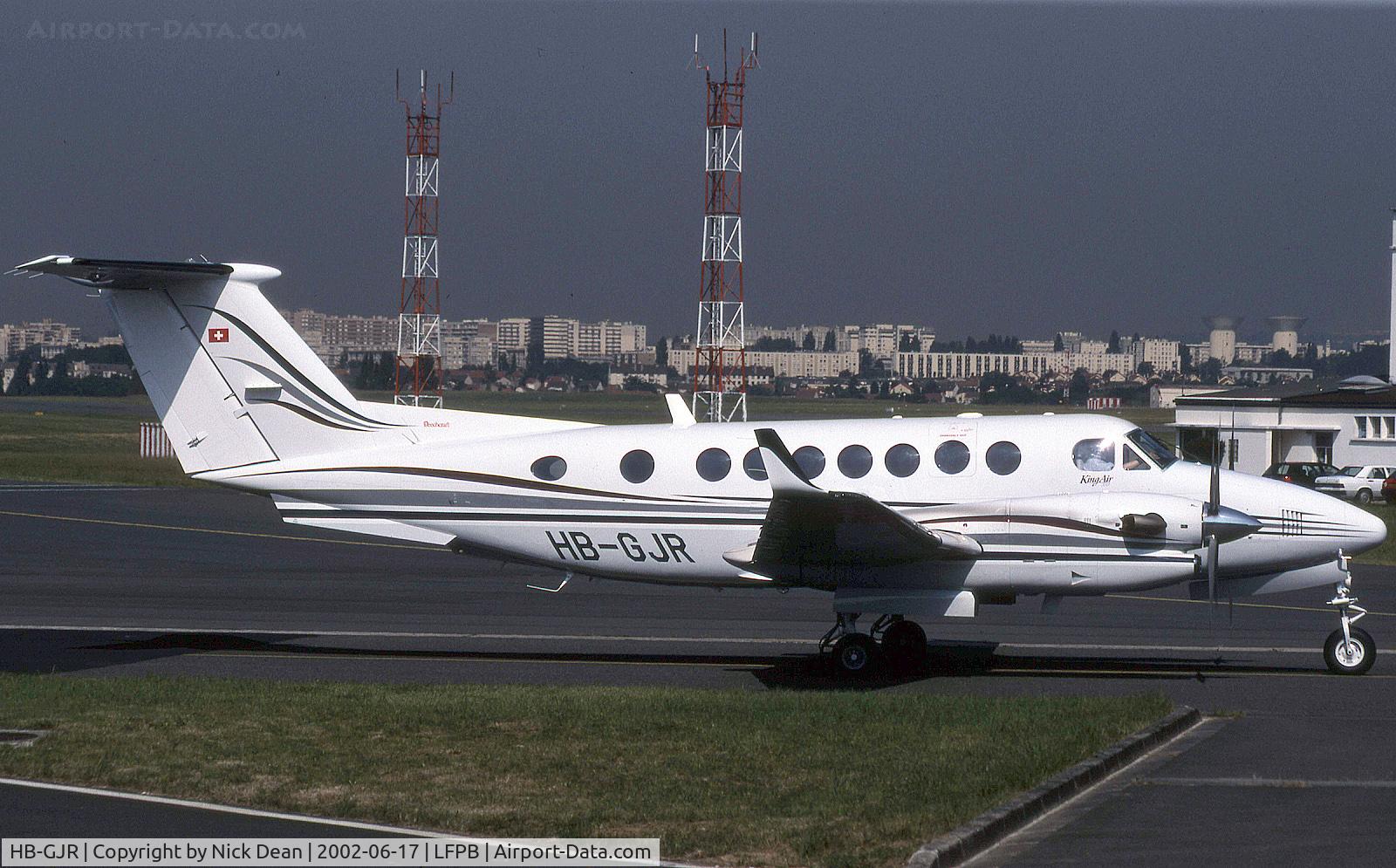 HB-GJR, 2002 Beechcraft King Air B350 C/N FL-340, LFPB (Currently registered N450CR)