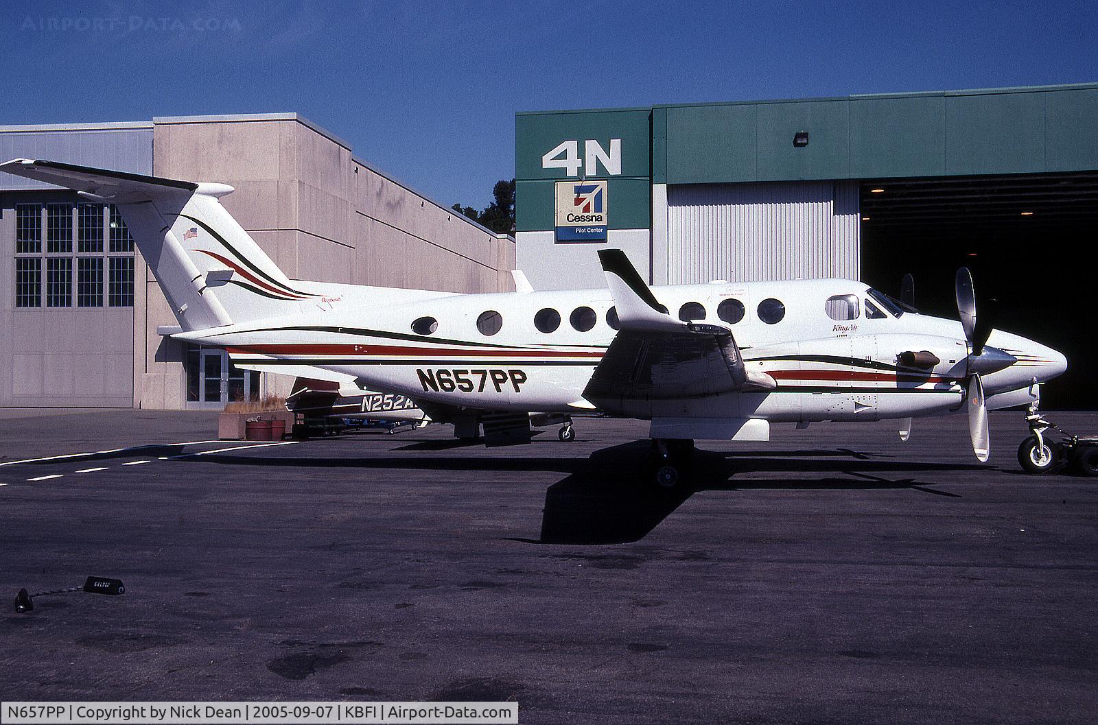 N657PP, 2003 Raytheon Aircraft Company B300 C/N FL-375, KBFI (two different schemes noted)