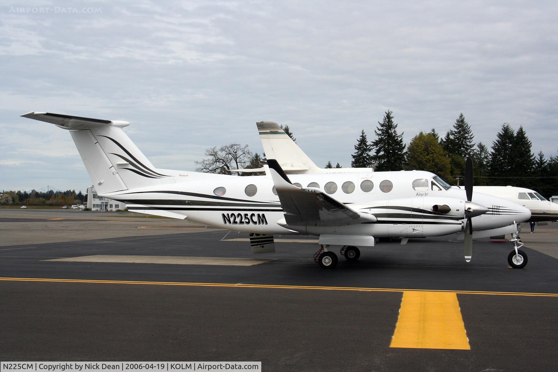 N225CM, Raytheon King Air 350 (B300) C/N FL-378, KOLM