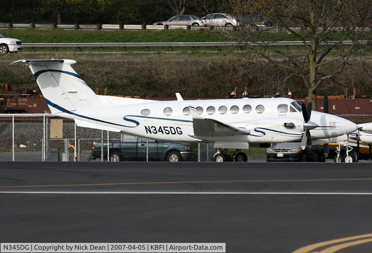 N345DG, 2005 Raytheon Aircraft Company B300 C/N FL-427, KBFI