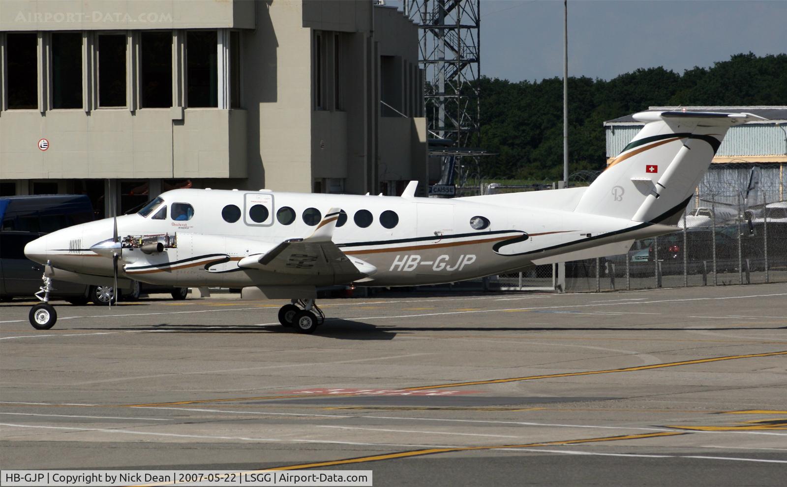 HB-GJP, 2006 Raytheon King Air 350 (B300) C/N FL-477, LSGG
