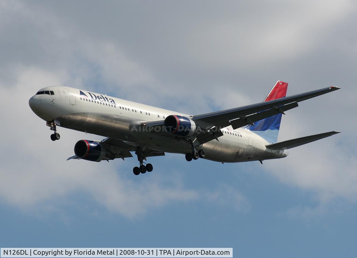 N126DL, 1988 Boeing 767-332 C/N 24076, Delta 767-300