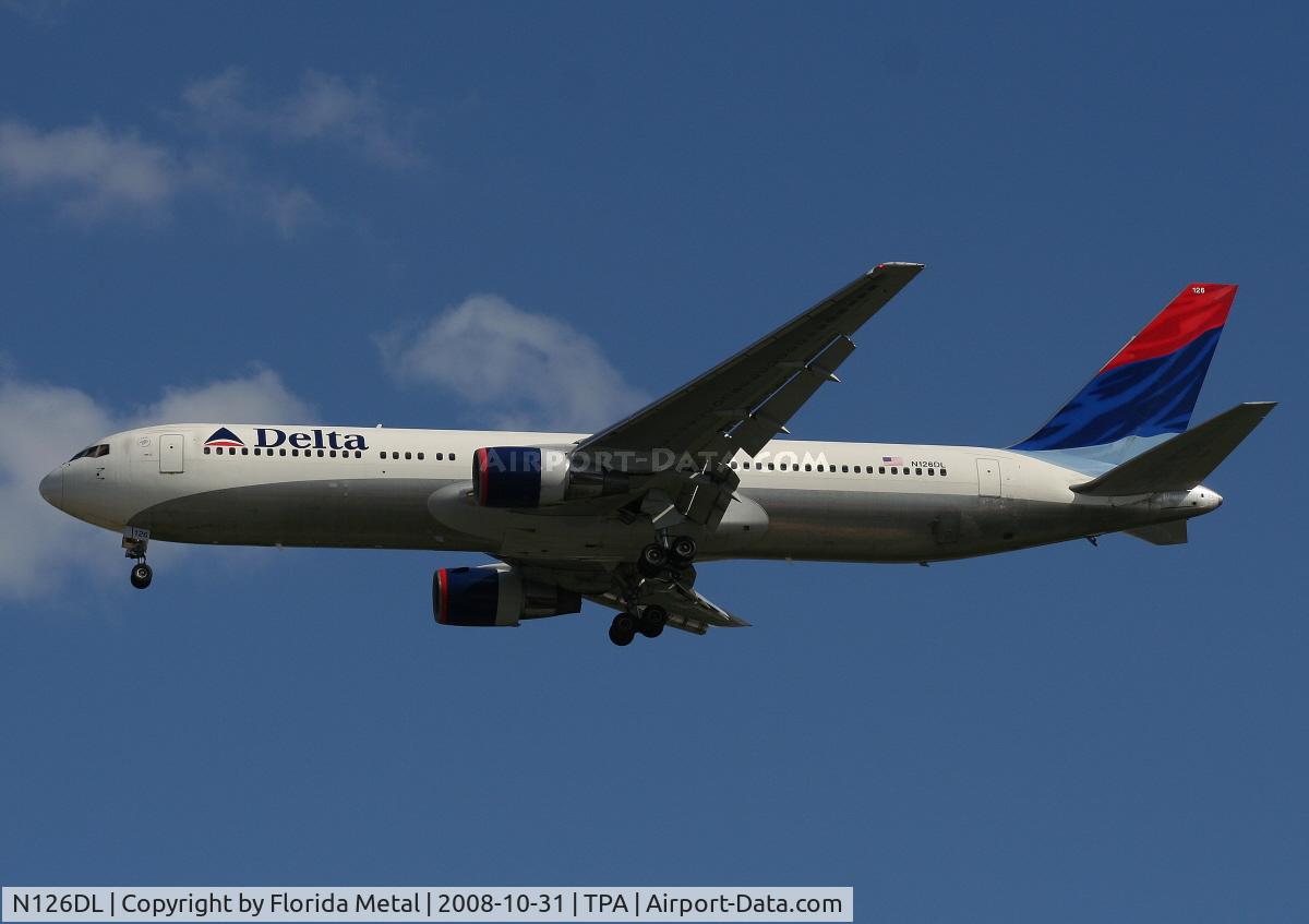 N126DL, 1988 Boeing 767-332 C/N 24076, Delta 767-300