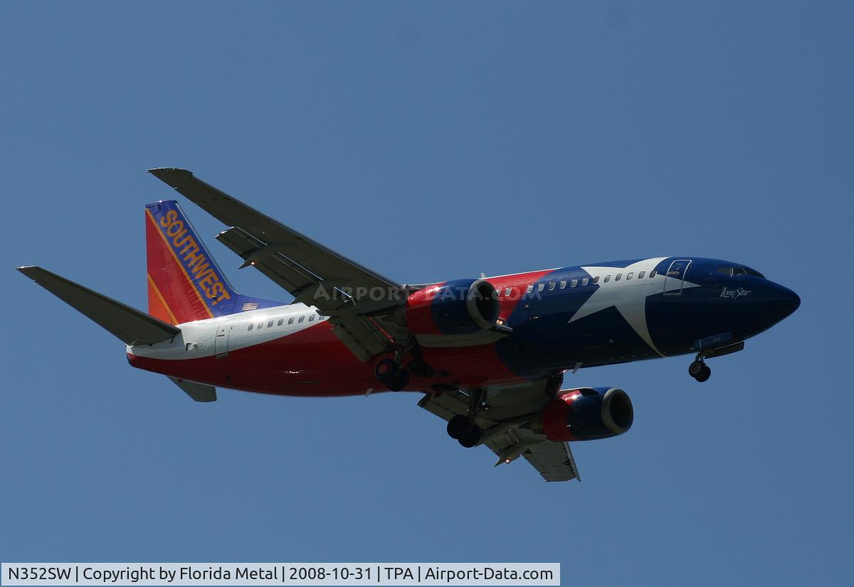 N352SW, 1990 Boeing 737-3H4 C/N 24888, Southwest Lone Star One 737-300