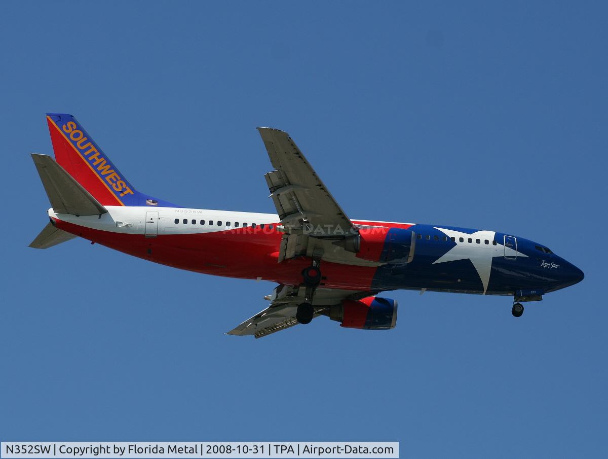 N352SW, 1990 Boeing 737-3H4 C/N 24888, Soutwest Lone Star One 737