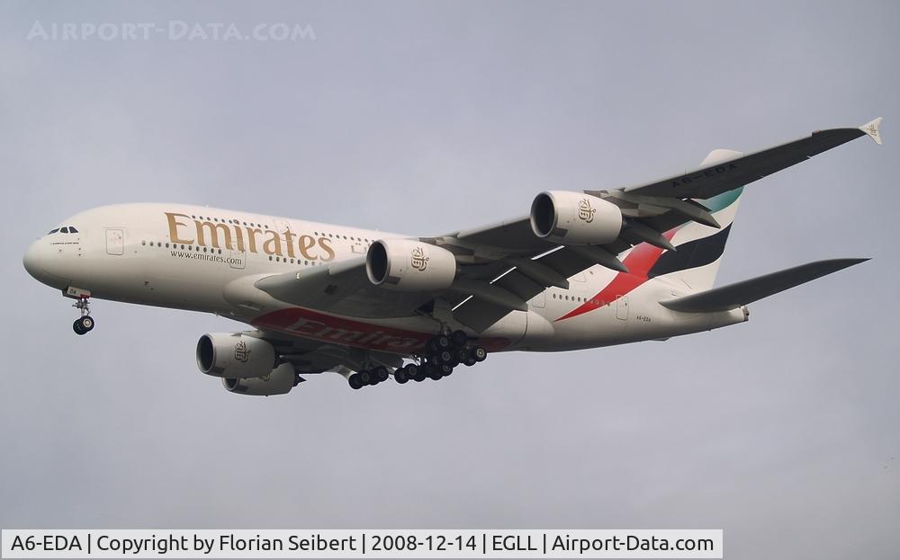 A6-EDA, 2007 Airbus A380-861 C/N 011, On short final rwy 27R
