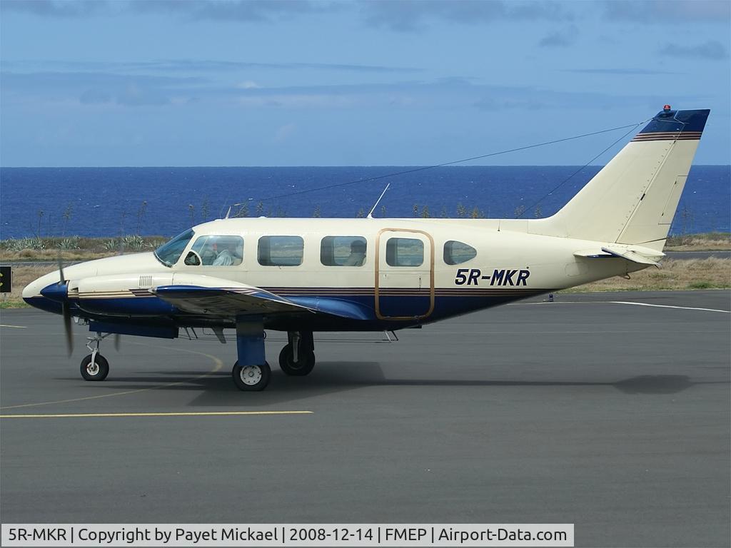 5R-MKR, Piper PA-31-310 Navajo C/N Not found 5R-MKR, Ready for taxiing to runways 15