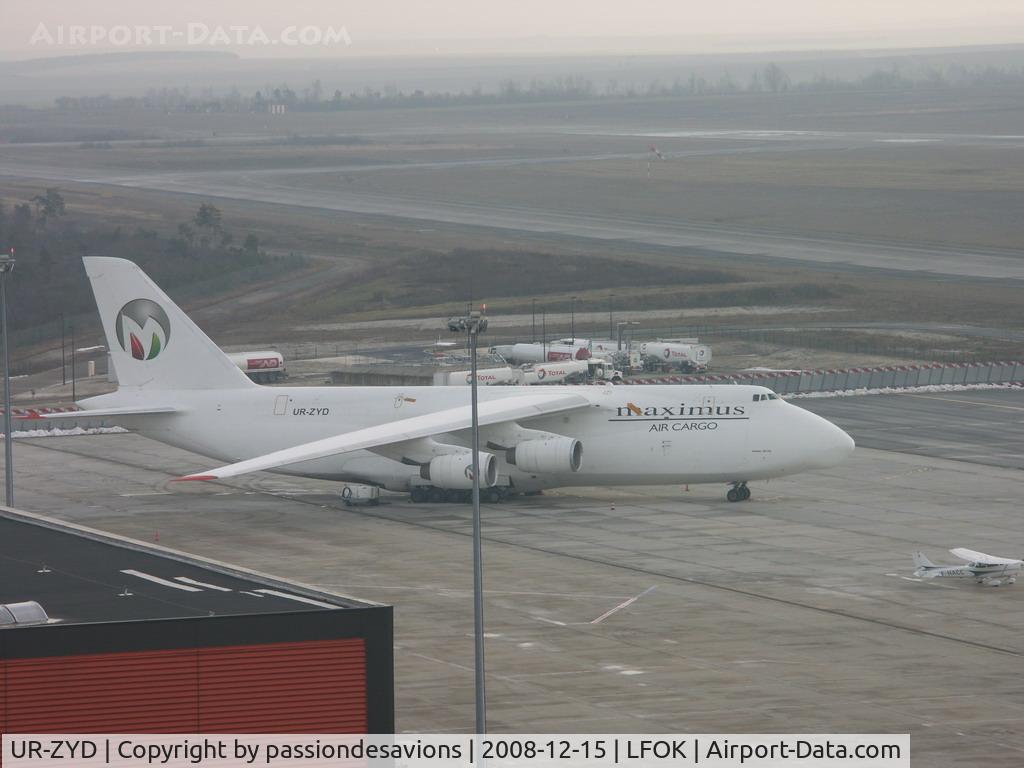 UR-ZYD, 2003 Antonov An-124-100 Ruslan C/N 19530502843, An-124-100 Ruslan