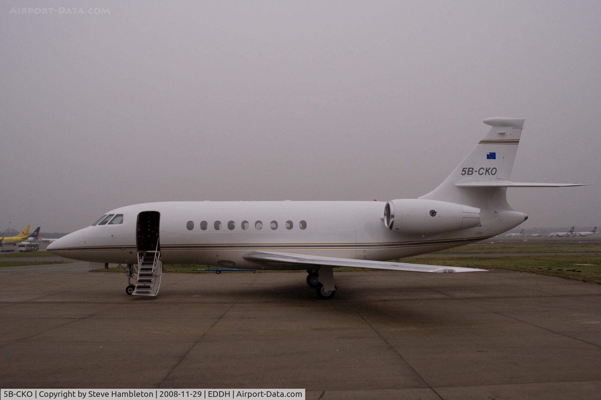 5B-CKO, 2006 Dassault Falcon 2000EX C/N 96, On a cold November day at Hamburg