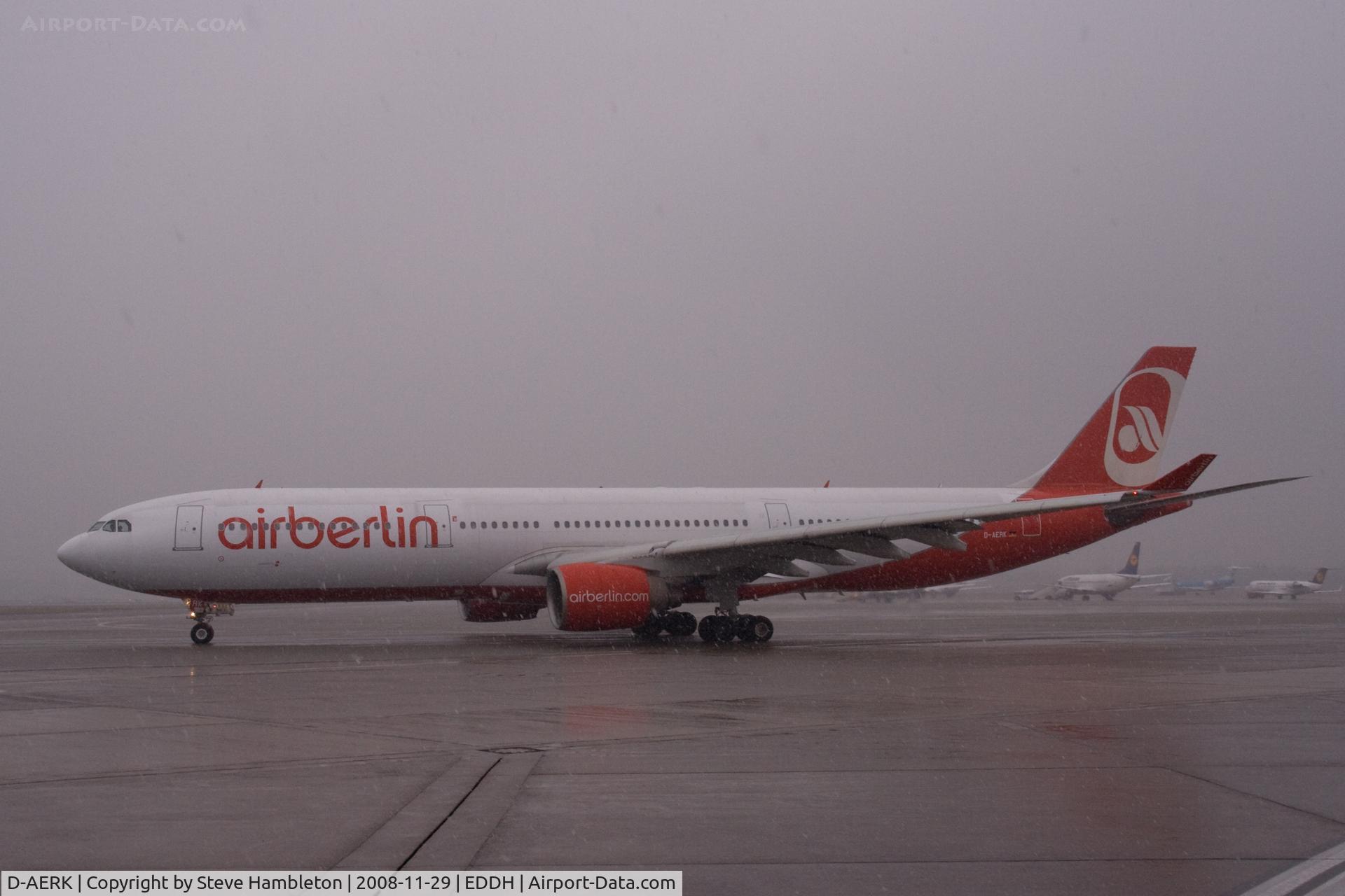 D-AERK, 1996 Airbus A330-322 C/N 120, Taxiing out in the snow at Hamburg