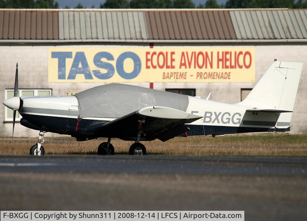 F-BXGG, Robin HR-100-250TR President C/N 516, Parked here...