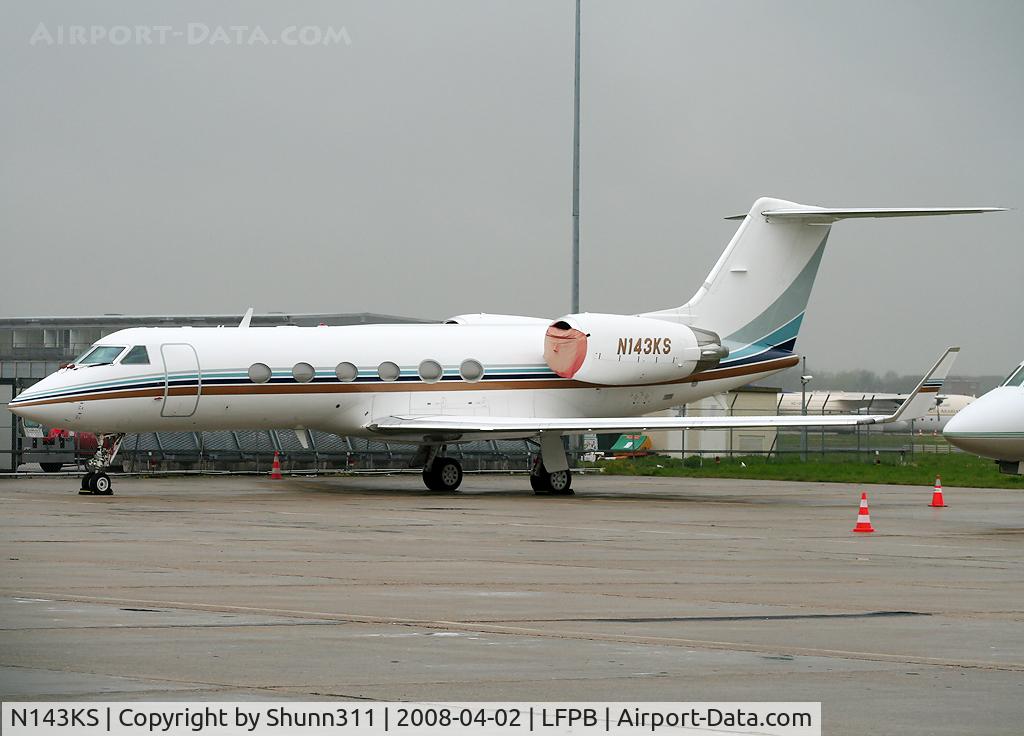 N143KS, 1999 Gulfstream Aerospace G-IV C/N 1364, Parked at the General Aviation area...