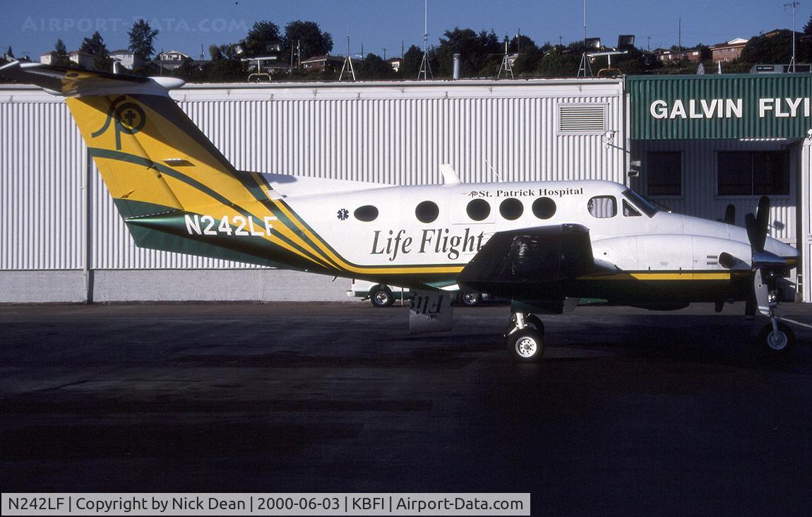 N242LF, 1981 Beech F90 King Air C/N LA-86, KBFI