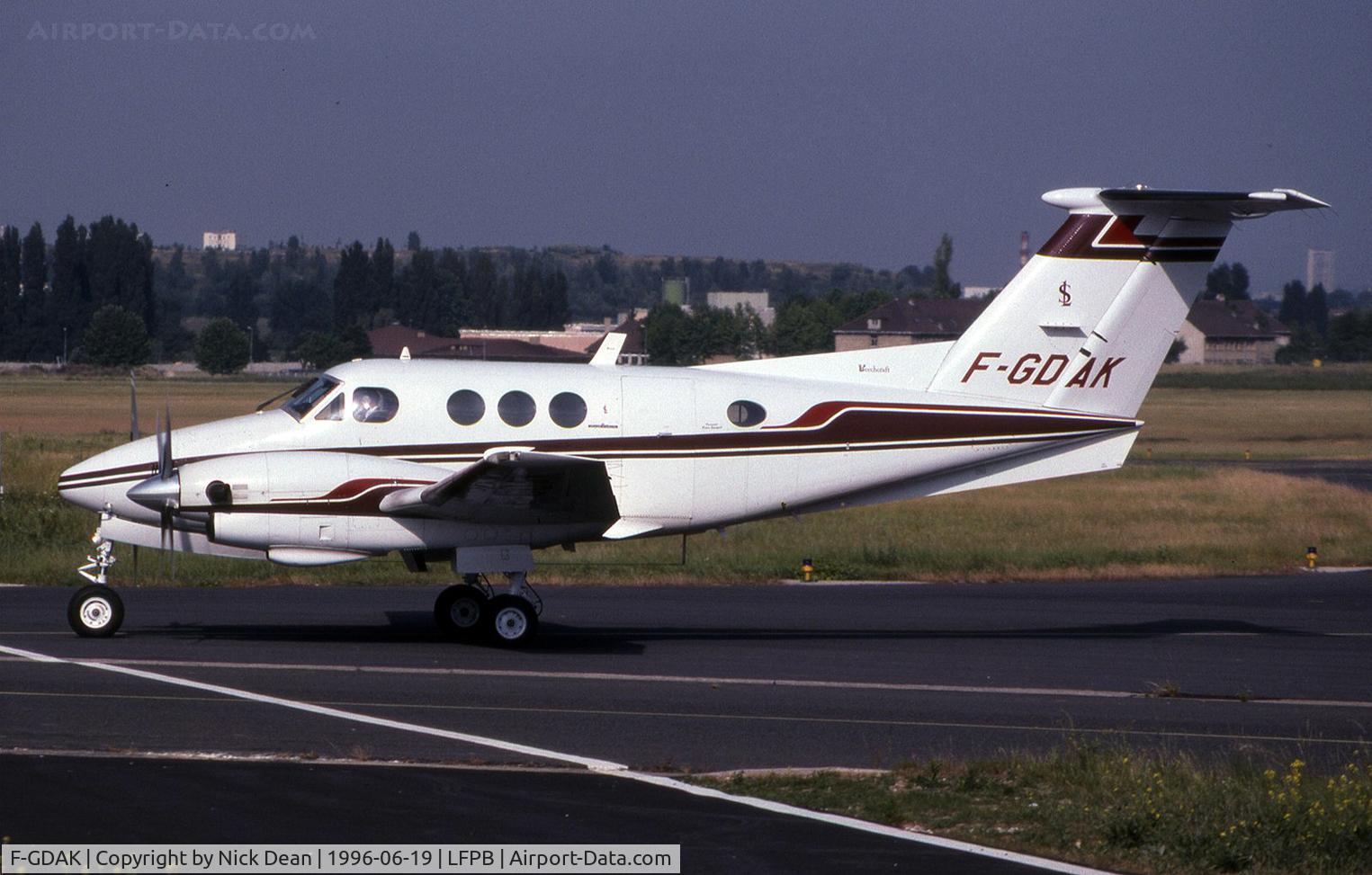 F-GDAK, 1981 Beech F90 King Air C/N LA-141, LFPB