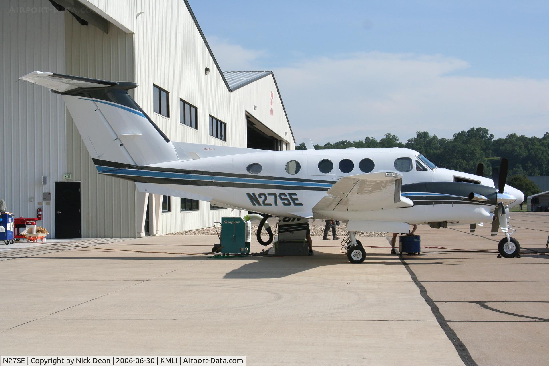 N27SE, 1982 Beech F90 King Air C/N LA-194, KMLI