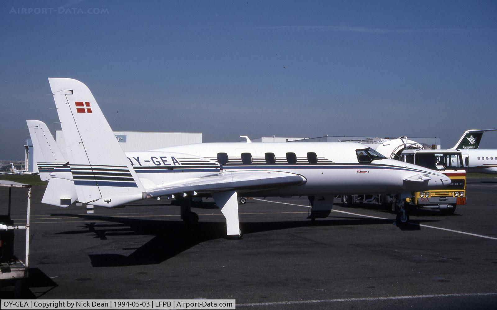 OY-GEA, 1990 Beechcraft 2000 Starship C/N NC-8, LFPB