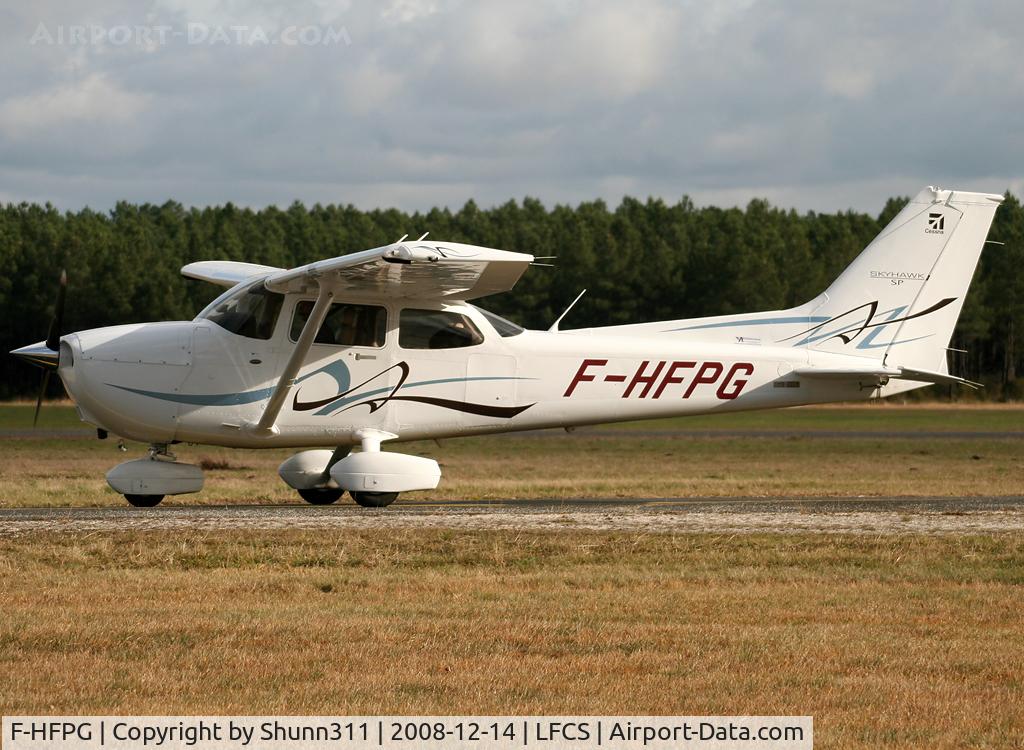 F-HFPG, Cessna 172SP Skyhawk C/N 172S10761, Rolling to the Airclub...