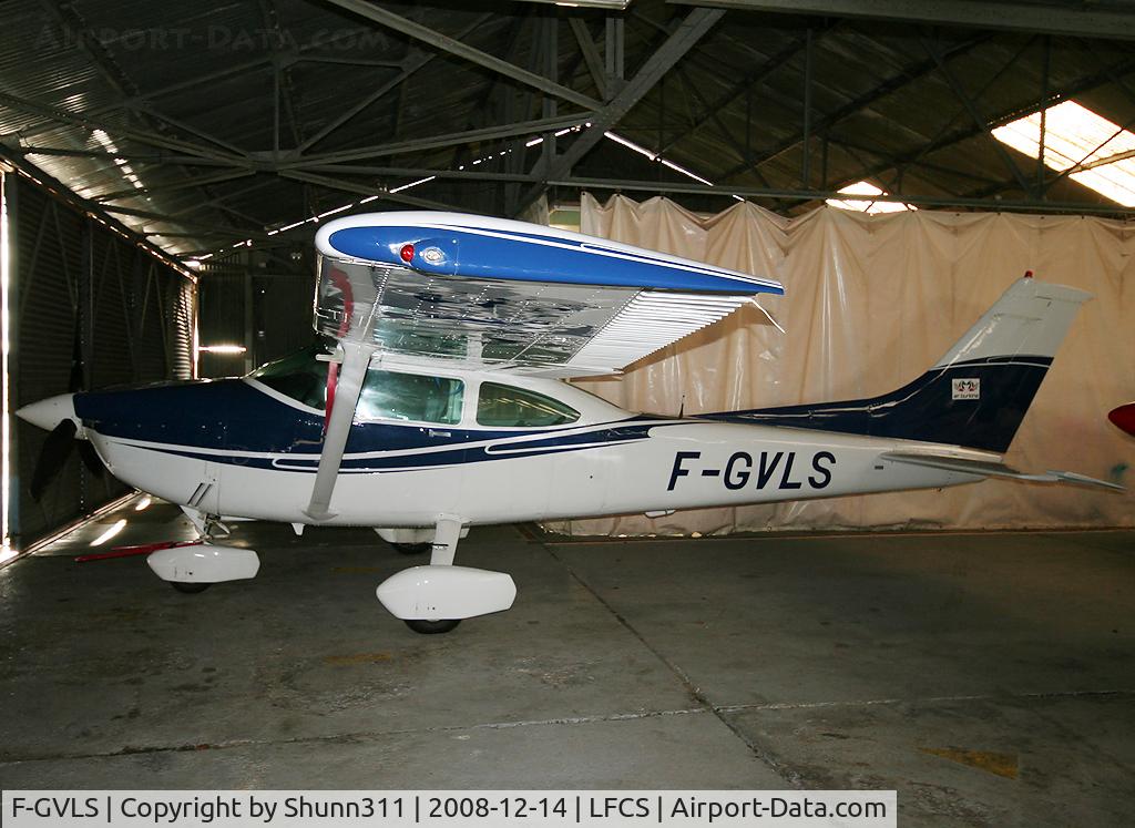 F-GVLS, 1981 Cessna 182R Skylane C/N 18267970, Parked inside Airclub's hangar...