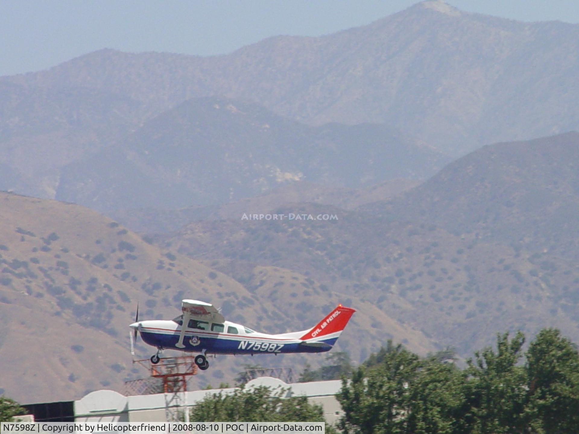 N7598Z, 1981 Cessna U206G Stationair C/N U20606382, Taking off from Brackett