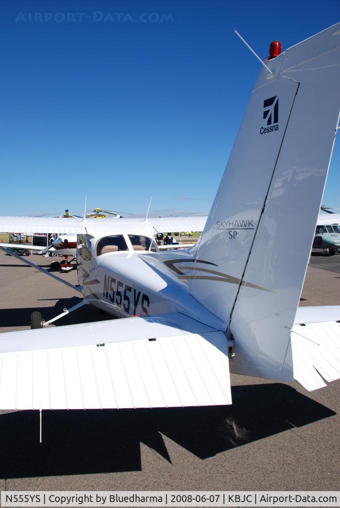 N555YS, 2007 Cessna 172S C/N 172S10638, Parked on display.