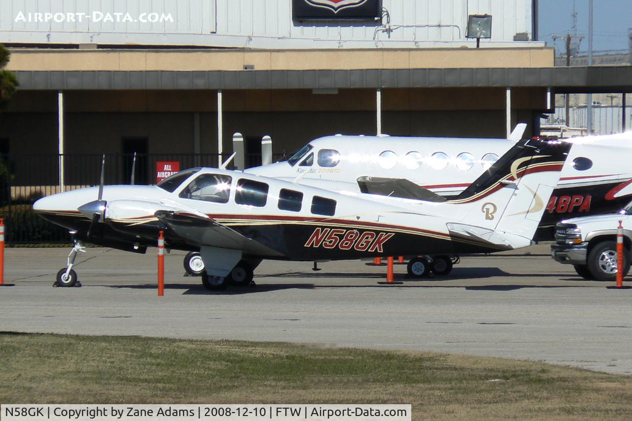 N58GK, 1976 Beech 58 Baron C/N TH-763, At Meacham Field