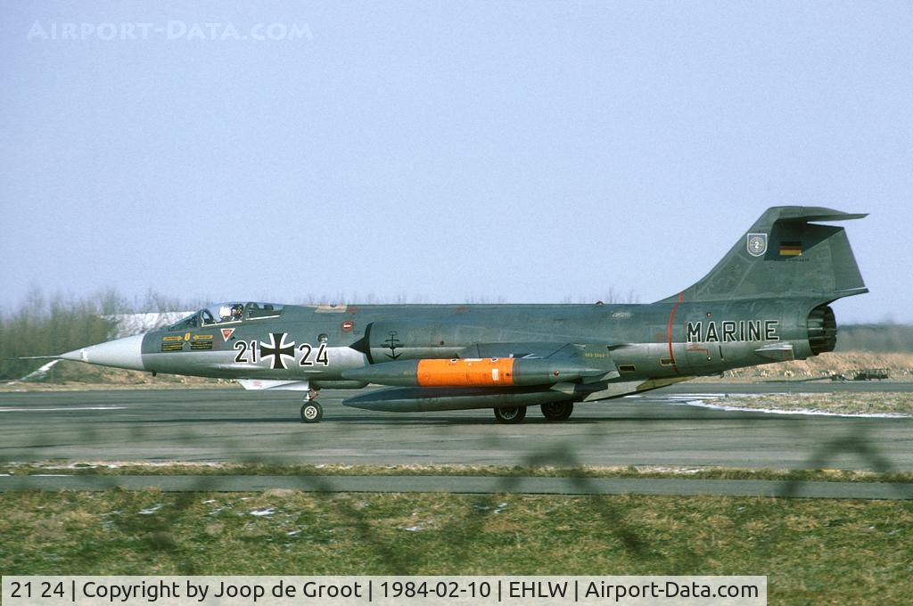 21 24, Lockheed RF-104G Starfighter C/N 683-6679, This Starfighter came in for a weekend stop. This pictures was take on the departure day.