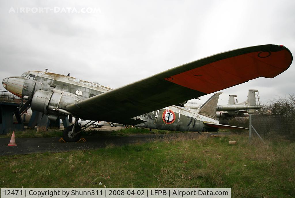 12471, 1943 Douglas C-47A Skytrain (Dakota III) C/N 12471, C/n 12471 - Stored at Dugny Store