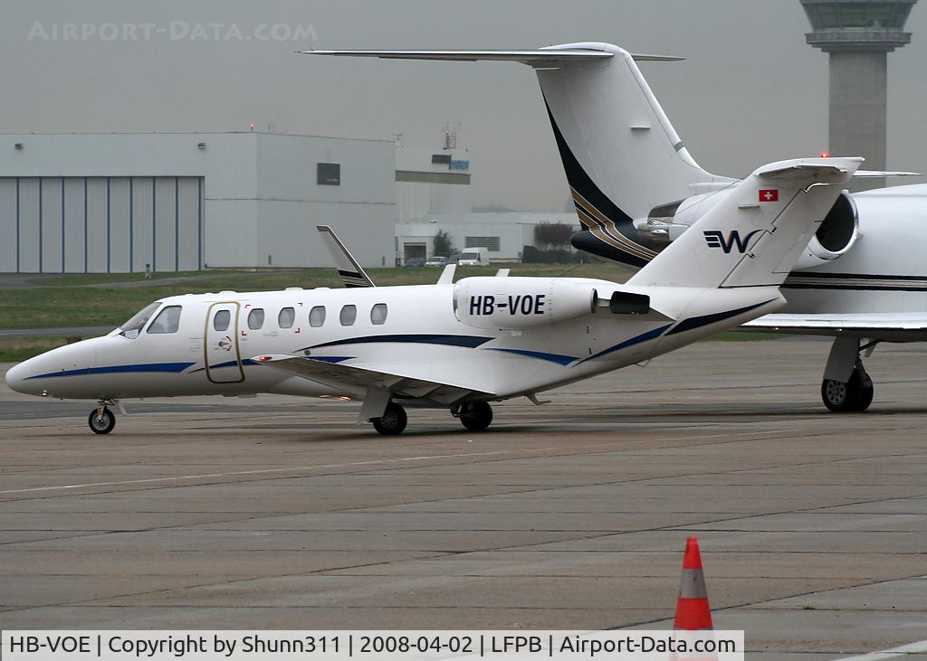 HB-VOE, 2001 Cessna 525A CitationJet CJ2 C/N 525A-0017, Departing for a new business flight...