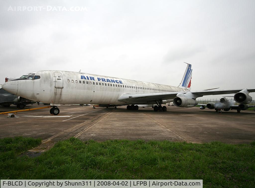 F-BLCD, 1966 Boeing 707-328B C/N 18941-5207, Stored at Dugny Store in last Air France c/s...