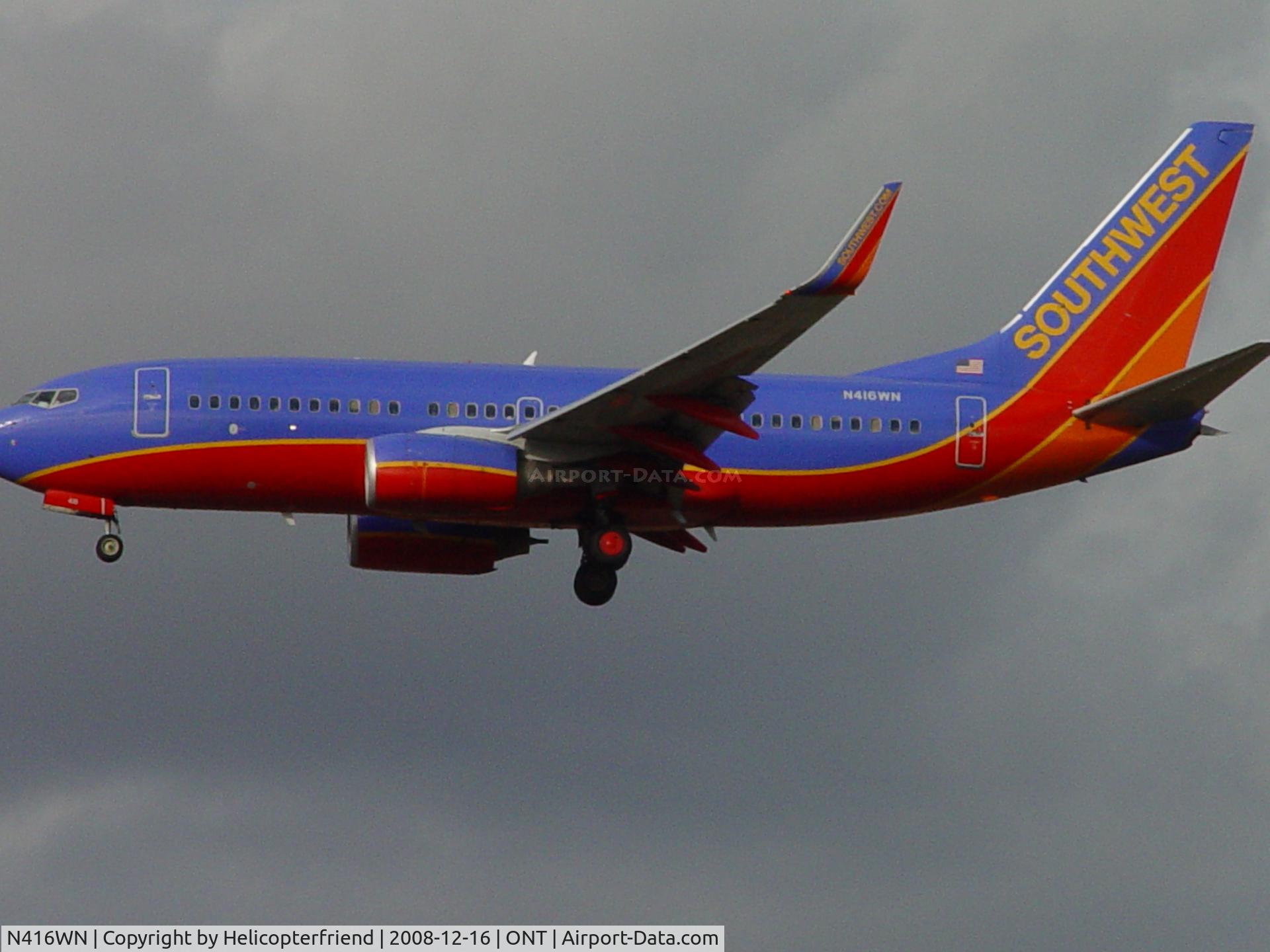 N416WN, 2001 Boeing 737-7H4 C/N 32453, East of the Airport, inbound