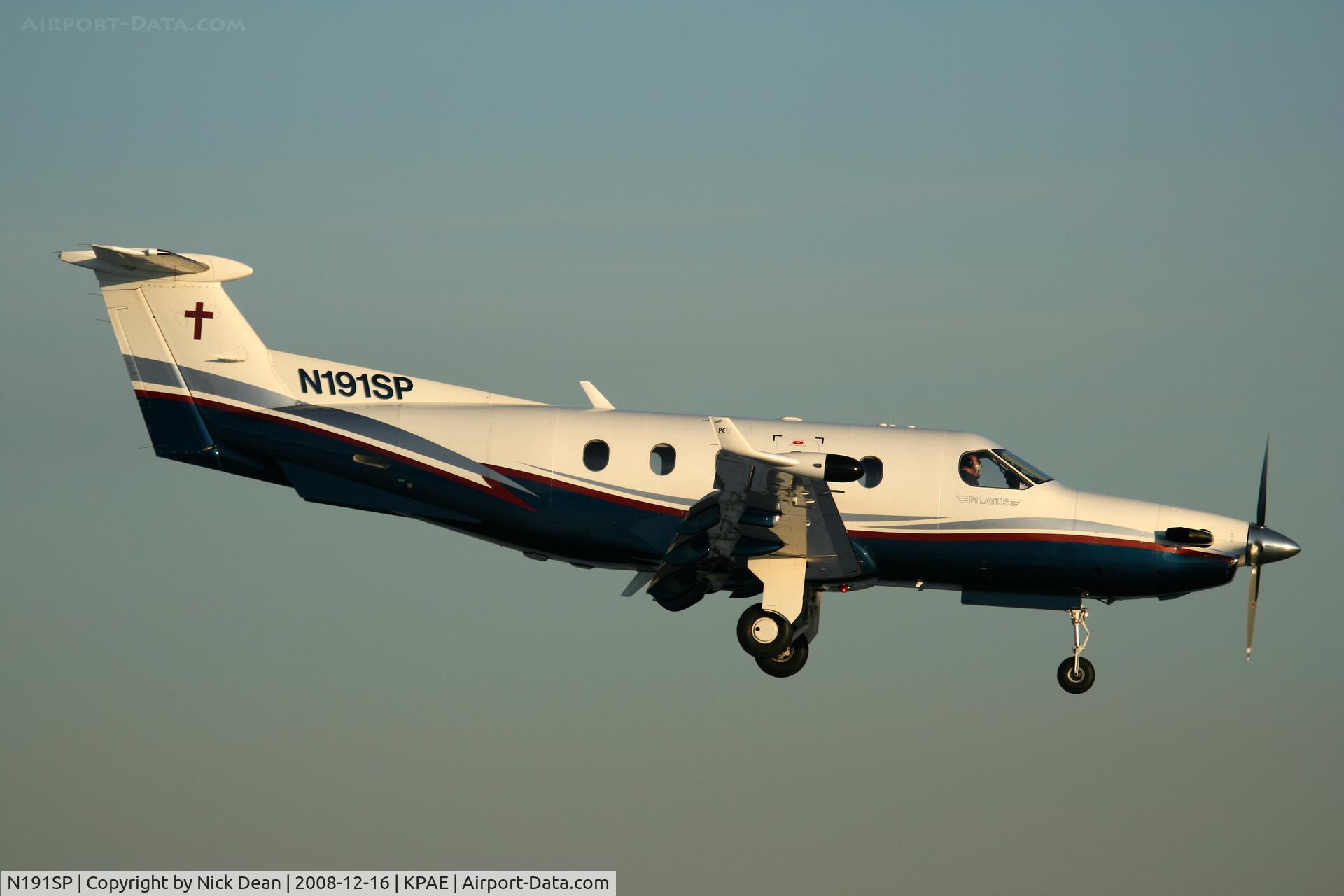 N191SP, 1999 Pilatus PC-12/45 C/N 284, KPAE (bloody cold but worth the wait for the TAM 777 this actually lives over by my hangar was a nice by product and helped to keep my 