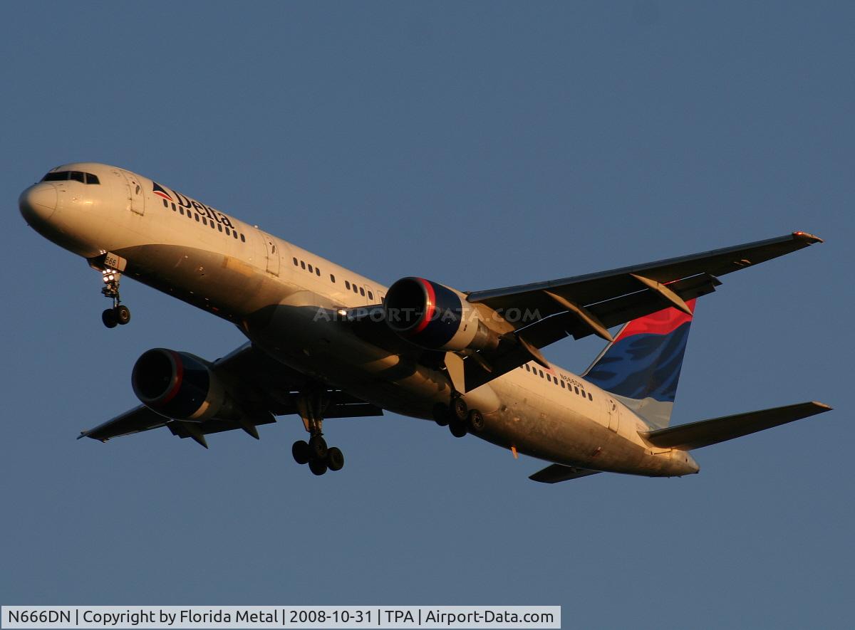 N666DN, 1991 Boeing 757-232 C/N 25034, Delta 757-200
