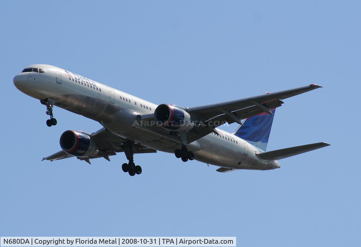 N680DA, 1992 Boeing 757-232 C/N 26956, Delta 757-200