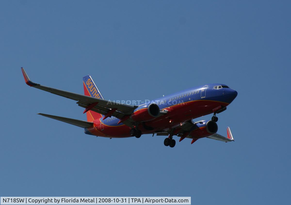 N718SW, 1998 Boeing 737-7H4 C/N 27852, Southwest 737-700
