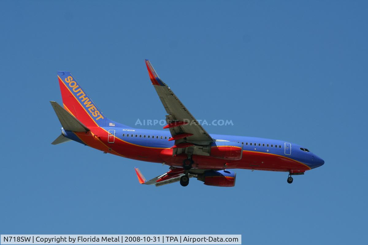 N718SW, 1998 Boeing 737-7H4 C/N 27852, Southwest 737-700