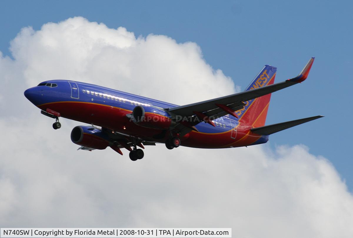 N740SW, 1998 Boeing 737-7H4 C/N 29276, Southwest 737-700