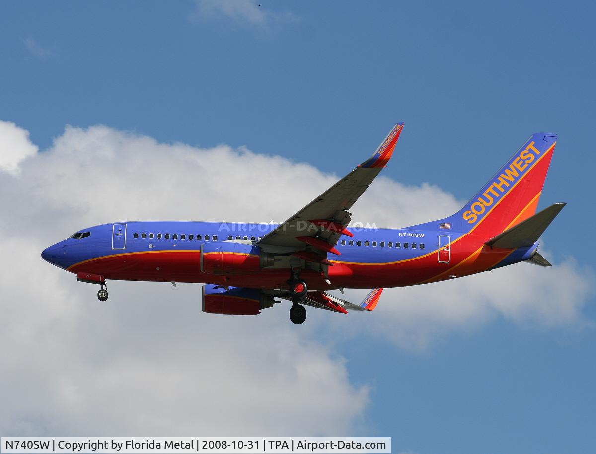 N740SW, 1998 Boeing 737-7H4 C/N 29276, Southwest 737-700