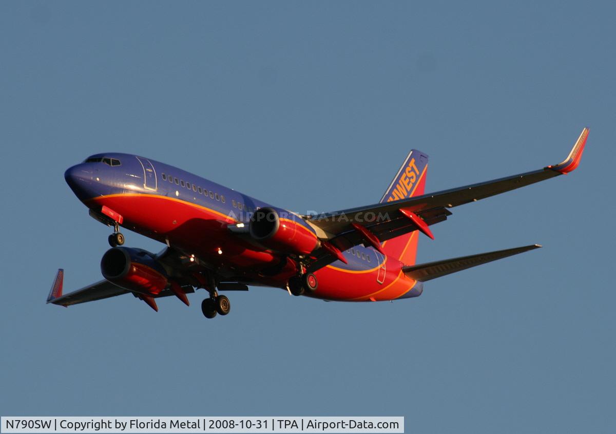 N790SW, 2000 Boeing 737-7H4 C/N 30604, Southwest 737-700