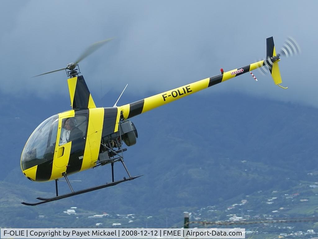 F-OLIE, Robinson R22 Beta C/N 3193, Takeoff from the general aviation park