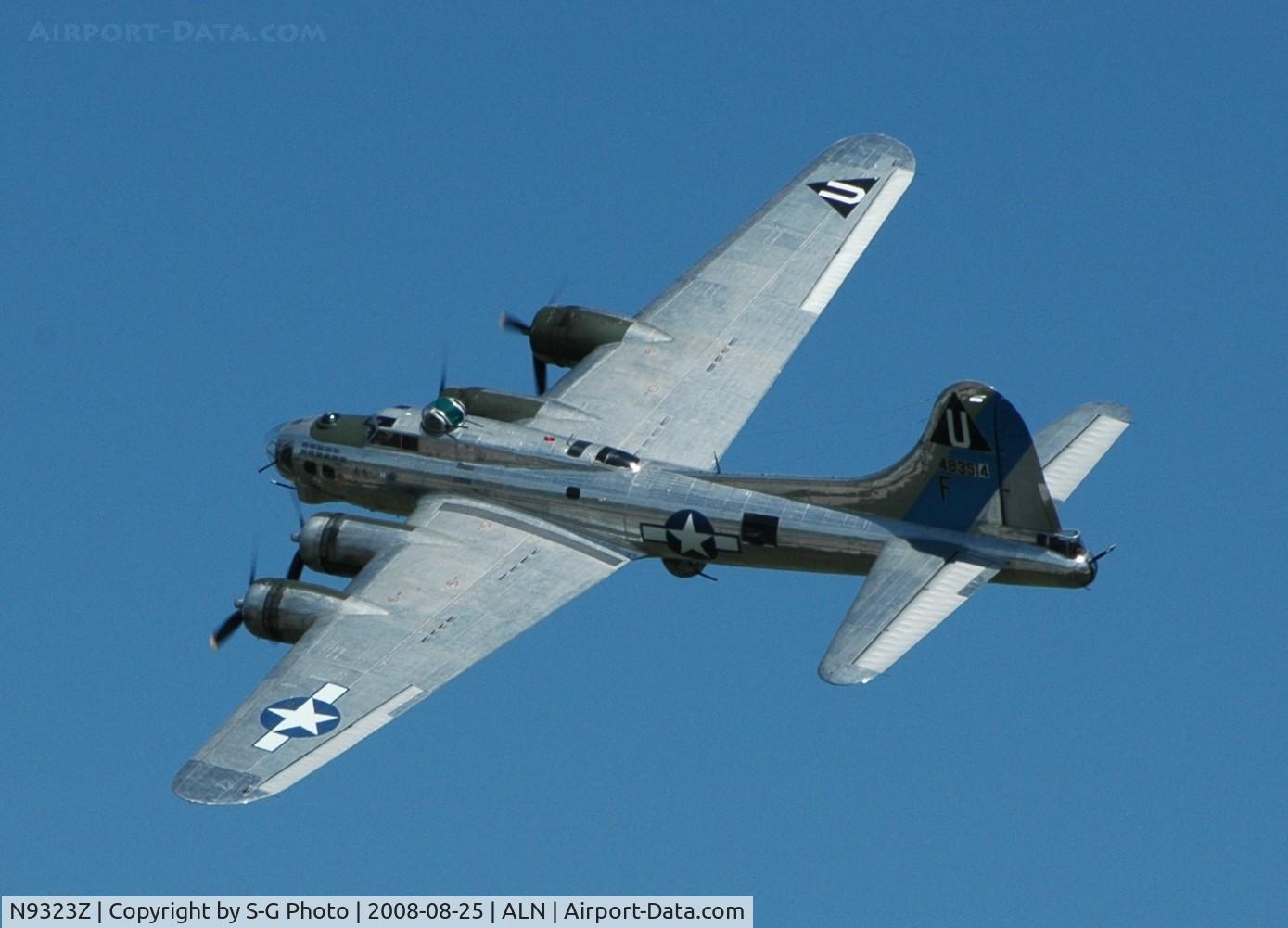 N9323Z, 1944 Boeing B-17G-85-DL Flying Fortress C/N 32155, Sentimental Journey Fly-by near Alton, IL
