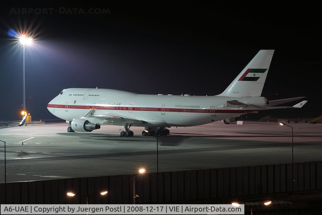 A6-UAE, 1999 Boeing 747-48EM C/N 28551, Boeing 747-48E