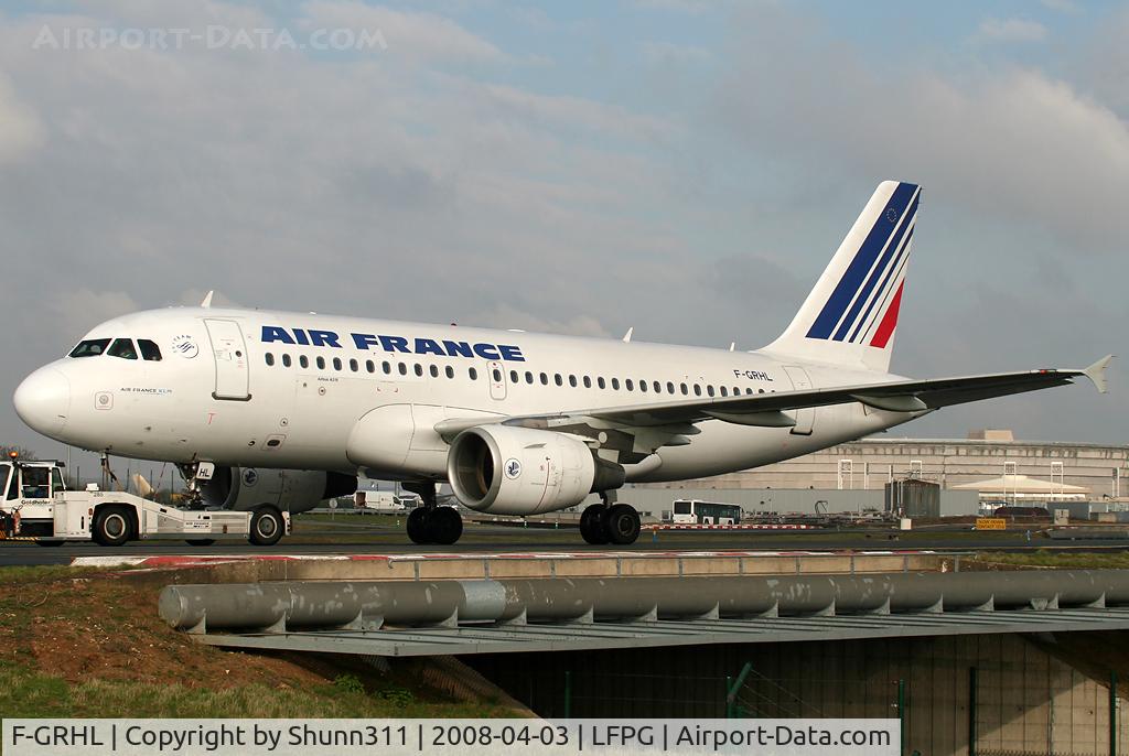 F-GRHL, 2000 Airbus A319-111 C/N 1201, Passing on parallels runways...