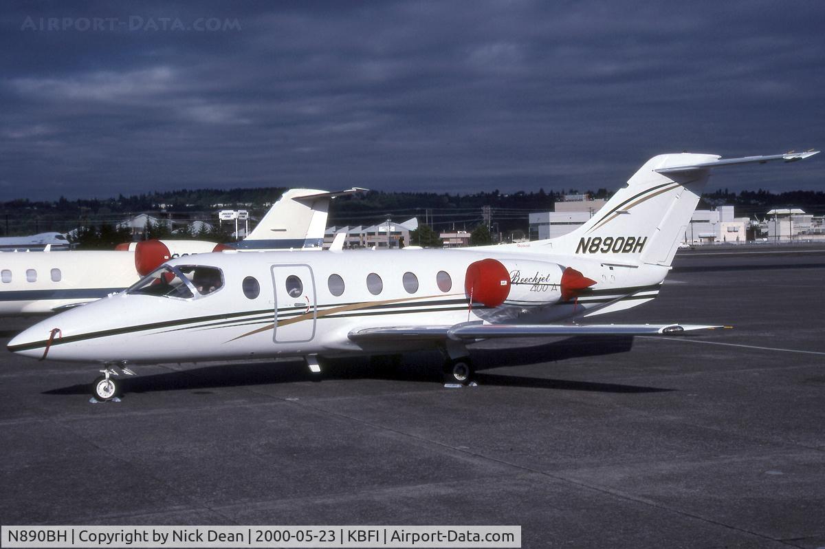 N890BH, 1998 Raytheon Beechjet 400A C/N RK-208, KBFI