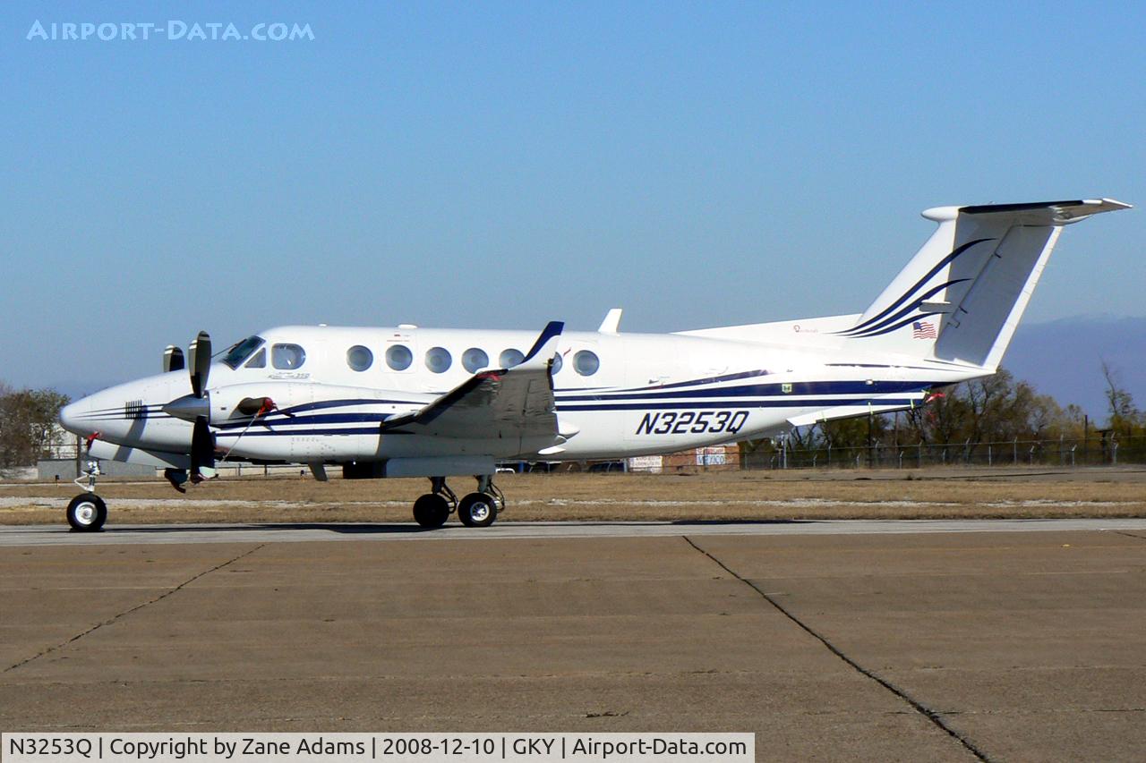 N3253Q, 2000 Raytheon Aircraft Company B300 C/N FL-293, At Meacham Field - Beech King Air