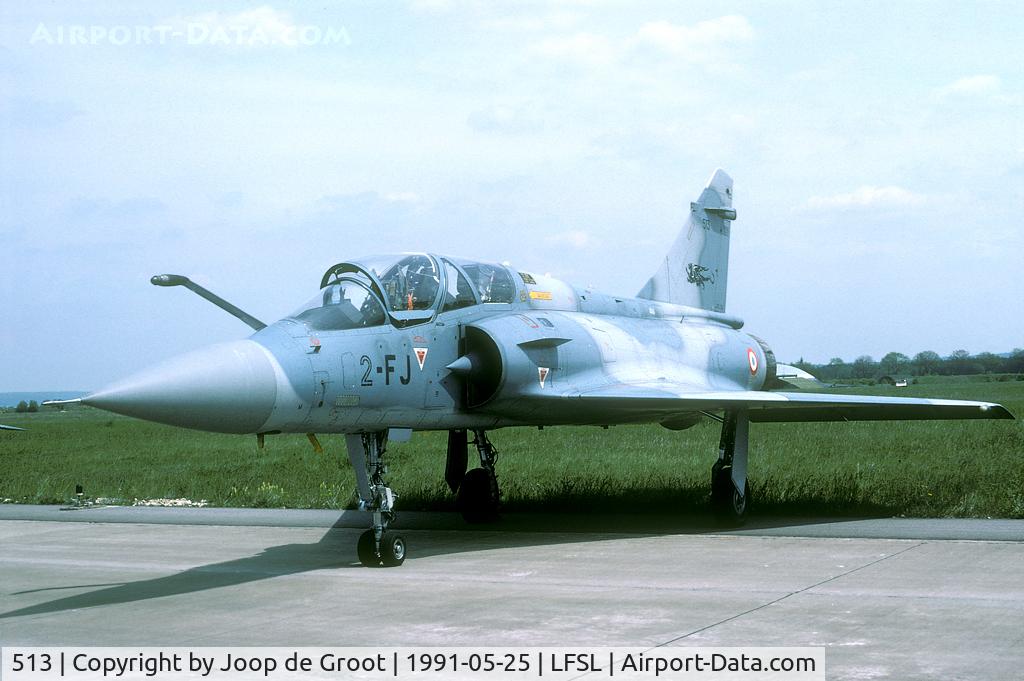 513, Dassault Mirage 2000B C/N 153, We visited Toul during the Saturday prior to the air day. We could photograph all aircraft on the flightlines. This Mirage was one of these.