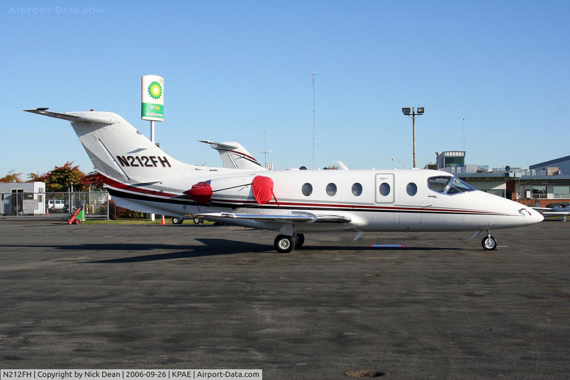 N212FH, 2005 Raytheon Beechjet 400A C/N RK-448, KPAE