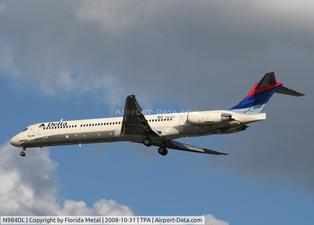 N984DL, 1991 McDonnell Douglas MD-88 C/N 53311, Delta MD-88