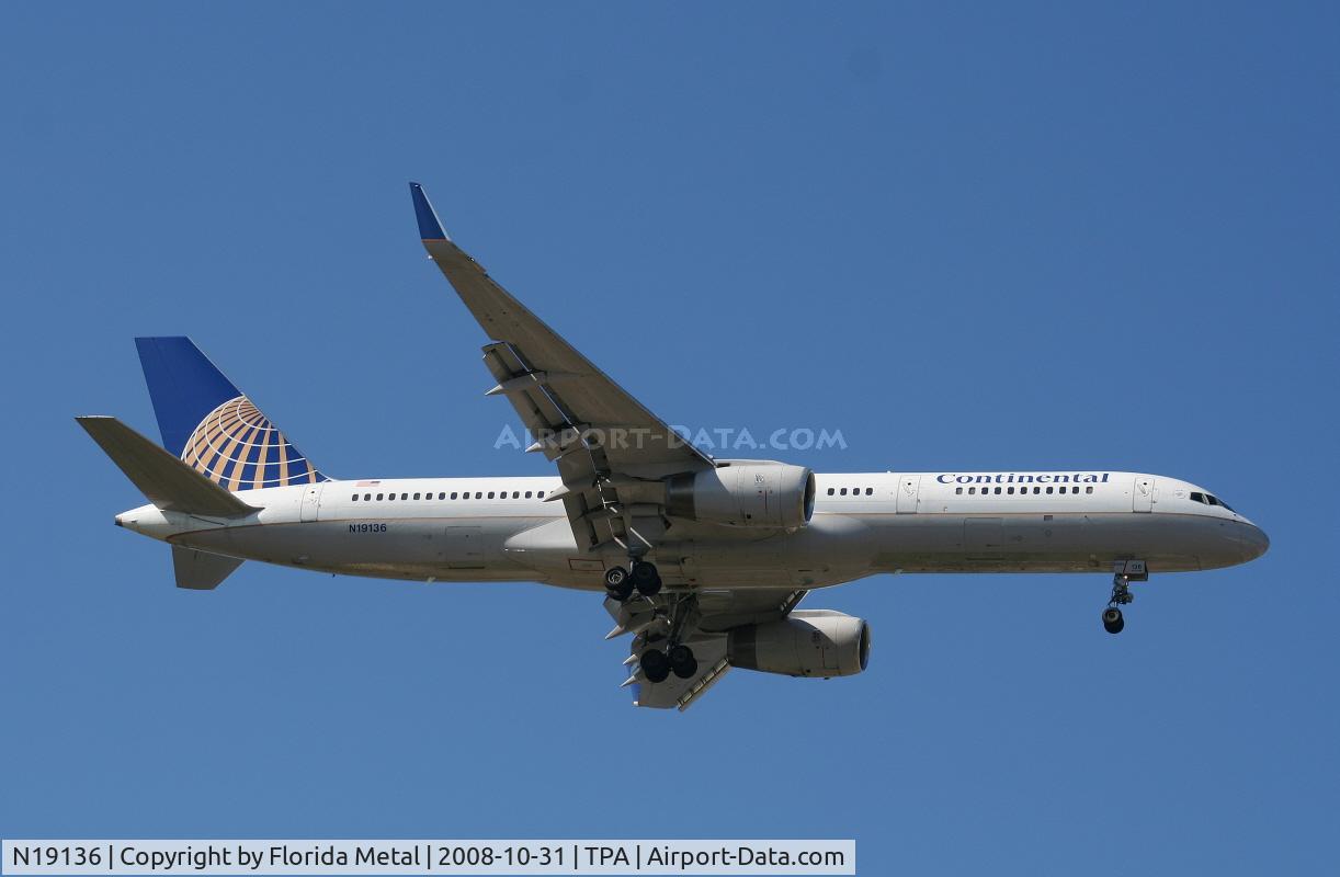 N19136, 1999 Boeing 757-224 C/N 29285, Continental 757-200