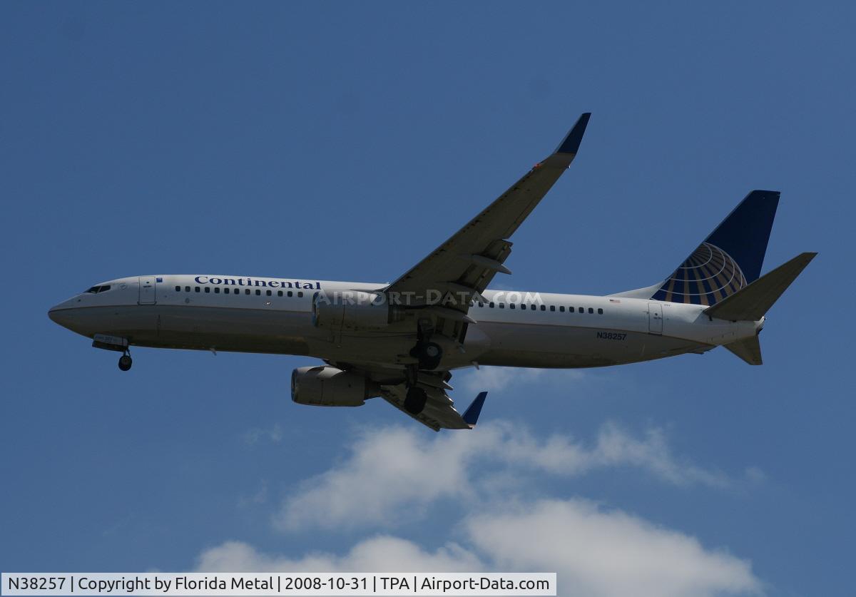 N38257, 2000 Boeing 737-824 C/N 30612, Continental 737-800